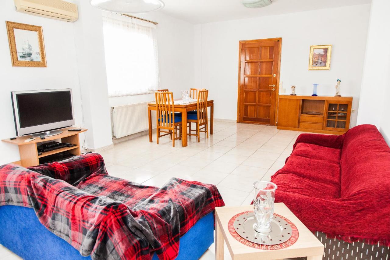 Sunny Apartment Near Metro Station Atene Esterno foto