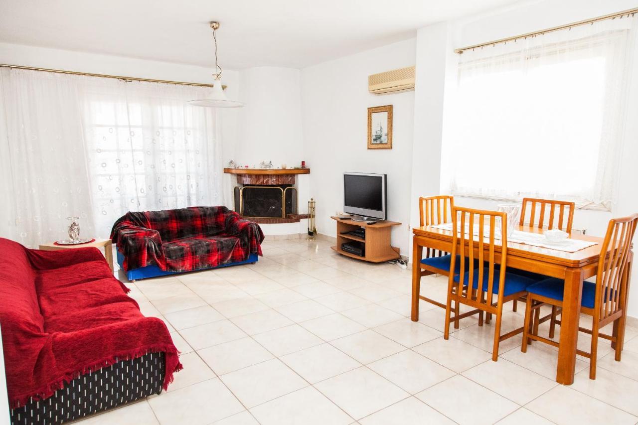 Sunny Apartment Near Metro Station Atene Esterno foto
